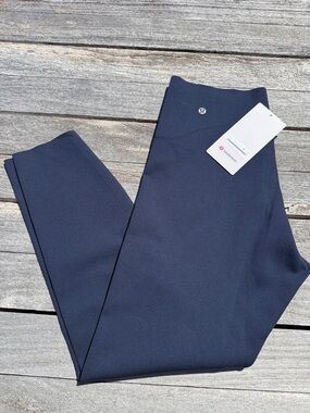 Lululemon Glow Up Super-High-Rise Tight 25"
True Navy blue SIZE 12 NWT